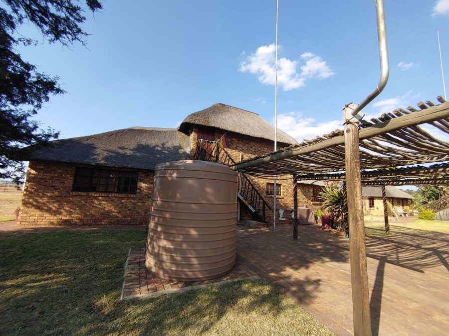 6 Bedroom Property for Sale in Mooilande Gauteng