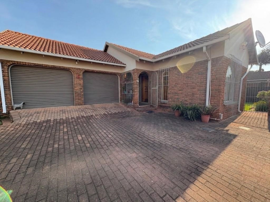 3 Bedroom Property for Sale in Birchleigh Gauteng