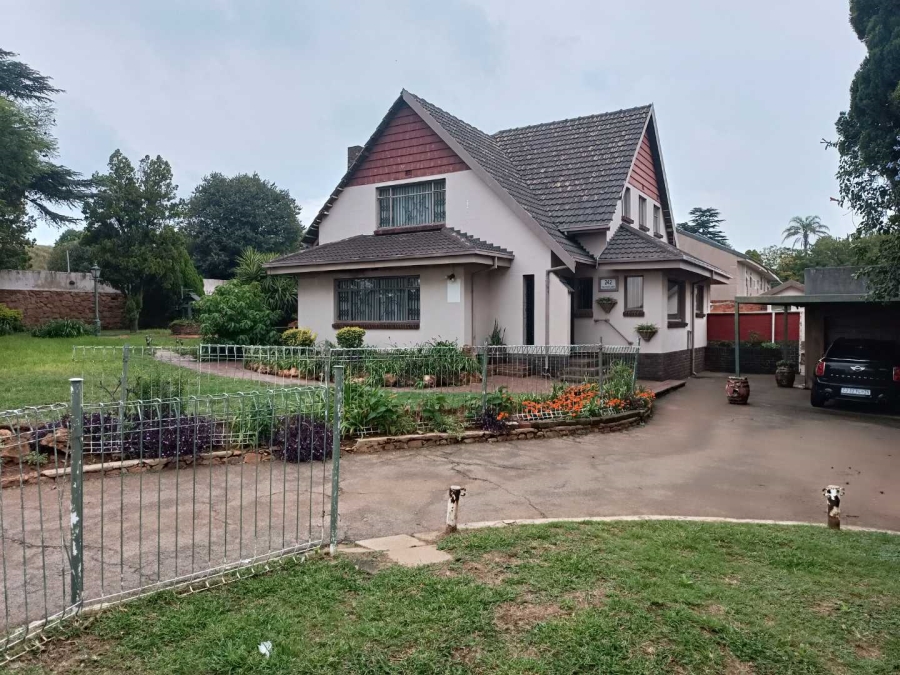 5 Bedroom Property for Sale in Linmeyer Gauteng