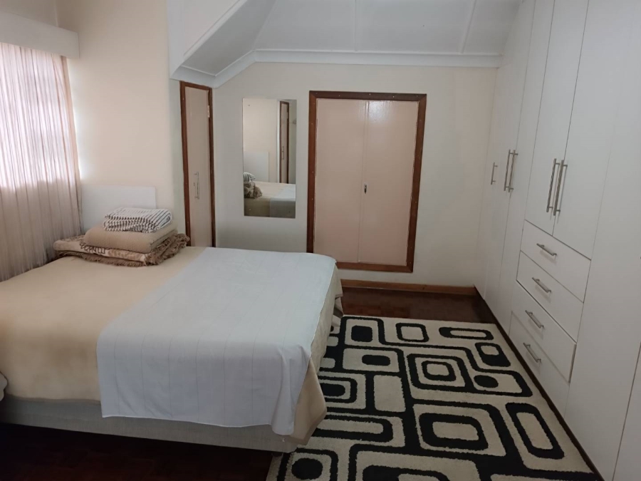 5 Bedroom Property for Sale in Linmeyer Gauteng