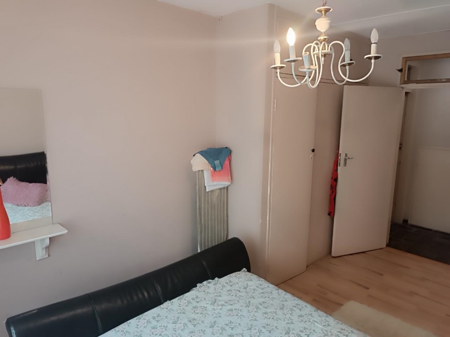 5 Bedroom Property for Sale in Linmeyer Gauteng