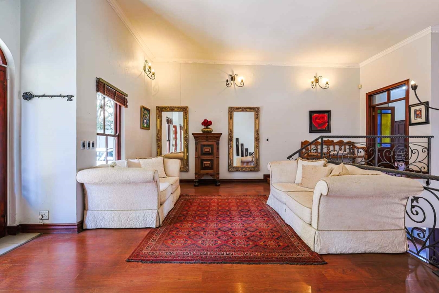 5 Bedroom Property for Sale in Waterkloof Ridge Gauteng