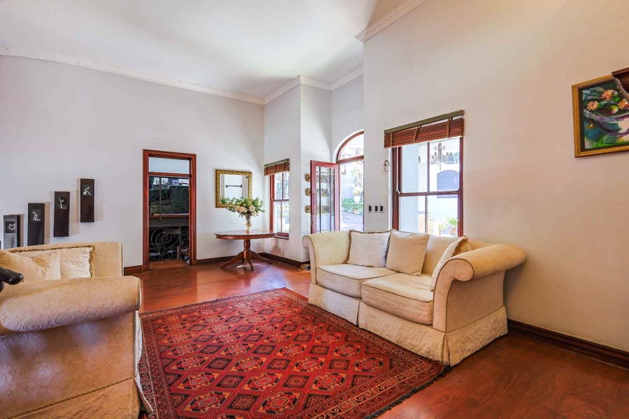 5 Bedroom Property for Sale in Waterkloof Ridge Gauteng