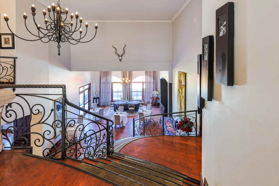 5 Bedroom Property for Sale in Waterkloof Ridge Gauteng