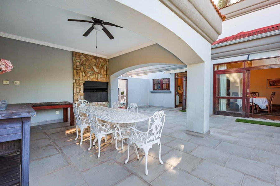 5 Bedroom Property for Sale in Waterkloof Ridge Gauteng
