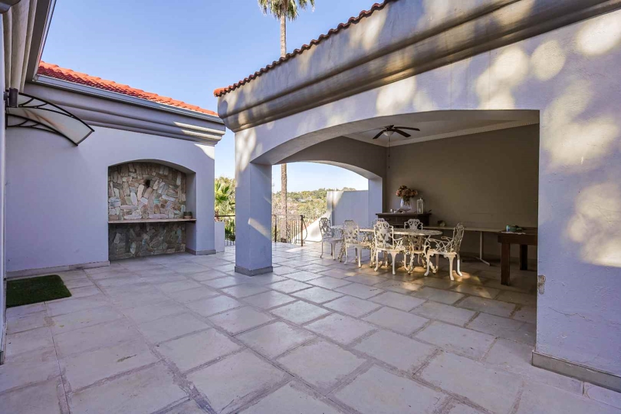 5 Bedroom Property for Sale in Waterkloof Ridge Gauteng