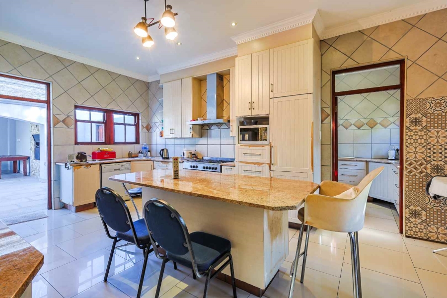 5 Bedroom Property for Sale in Waterkloof Ridge Gauteng