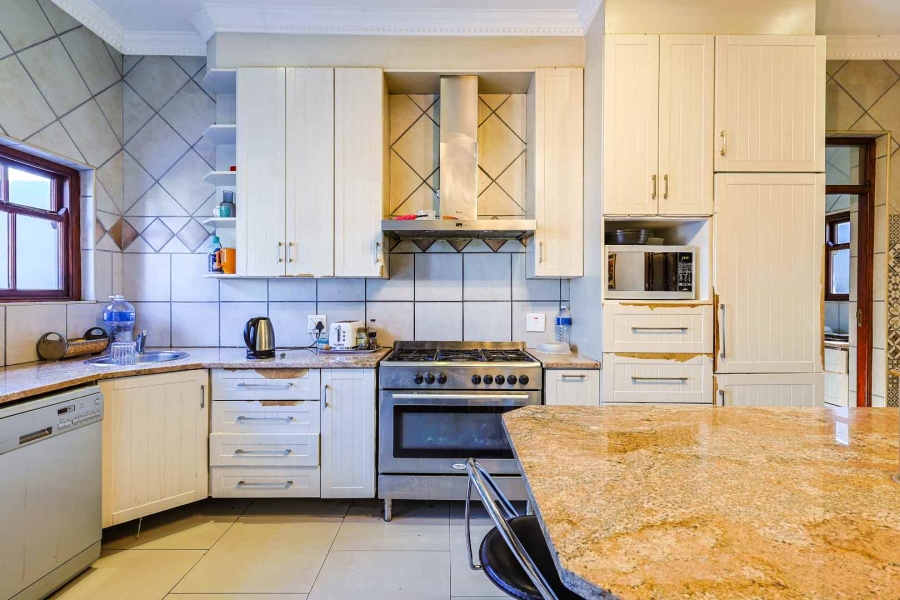 5 Bedroom Property for Sale in Waterkloof Ridge Gauteng