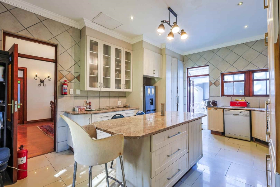 5 Bedroom Property for Sale in Waterkloof Ridge Gauteng