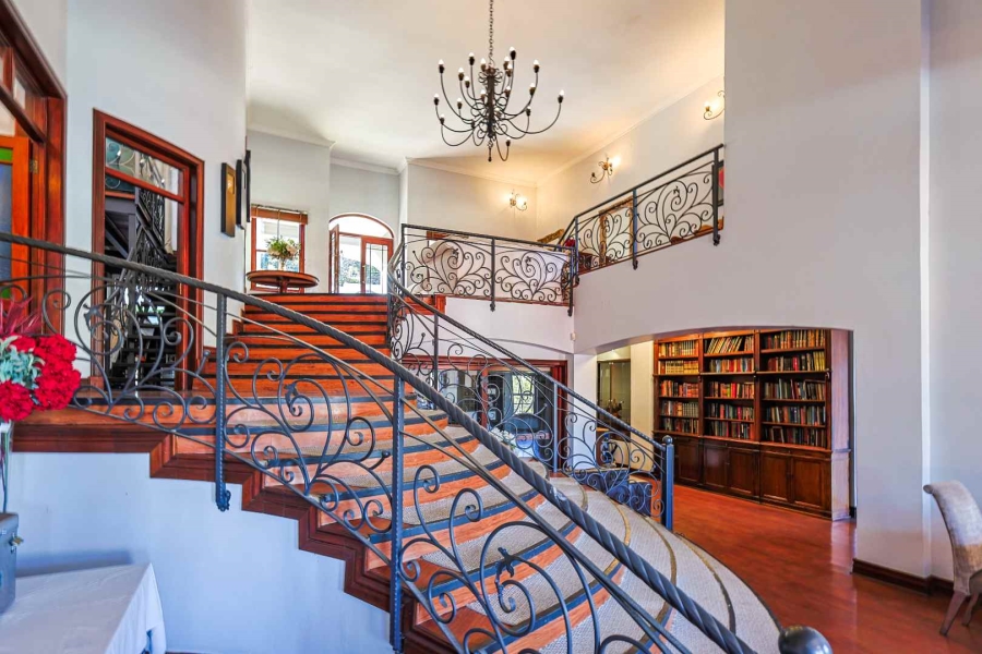 5 Bedroom Property for Sale in Waterkloof Ridge Gauteng