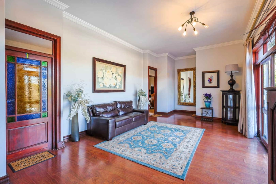 5 Bedroom Property for Sale in Waterkloof Ridge Gauteng