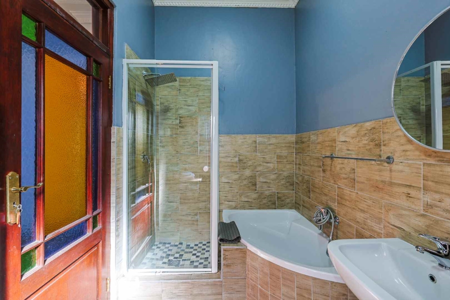 5 Bedroom Property for Sale in Waterkloof Ridge Gauteng