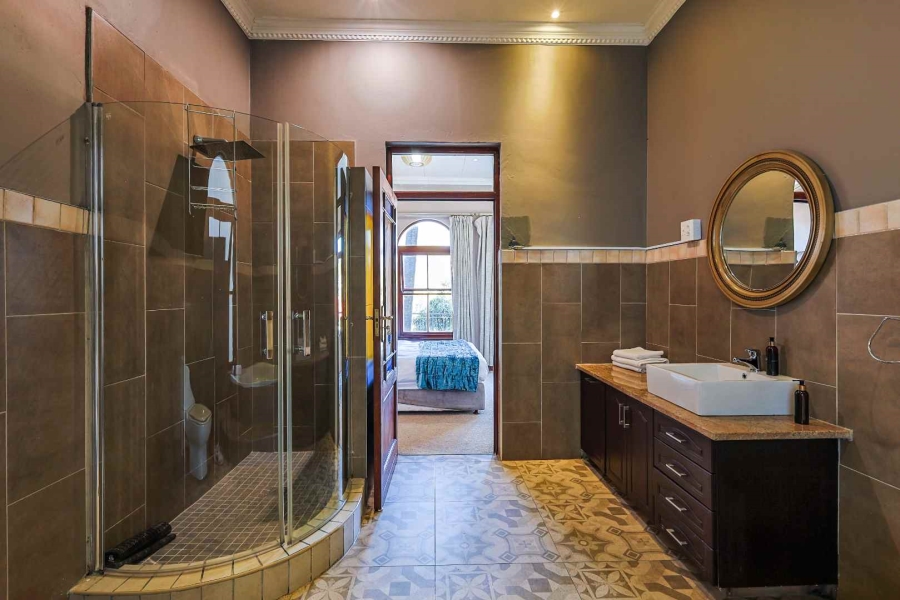 5 Bedroom Property for Sale in Waterkloof Ridge Gauteng
