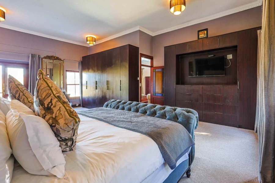 5 Bedroom Property for Sale in Waterkloof Ridge Gauteng