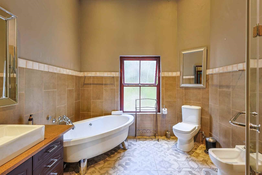 5 Bedroom Property for Sale in Waterkloof Ridge Gauteng