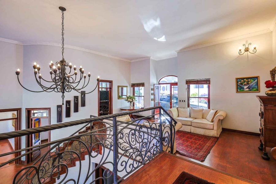 5 Bedroom Property for Sale in Waterkloof Ridge Gauteng