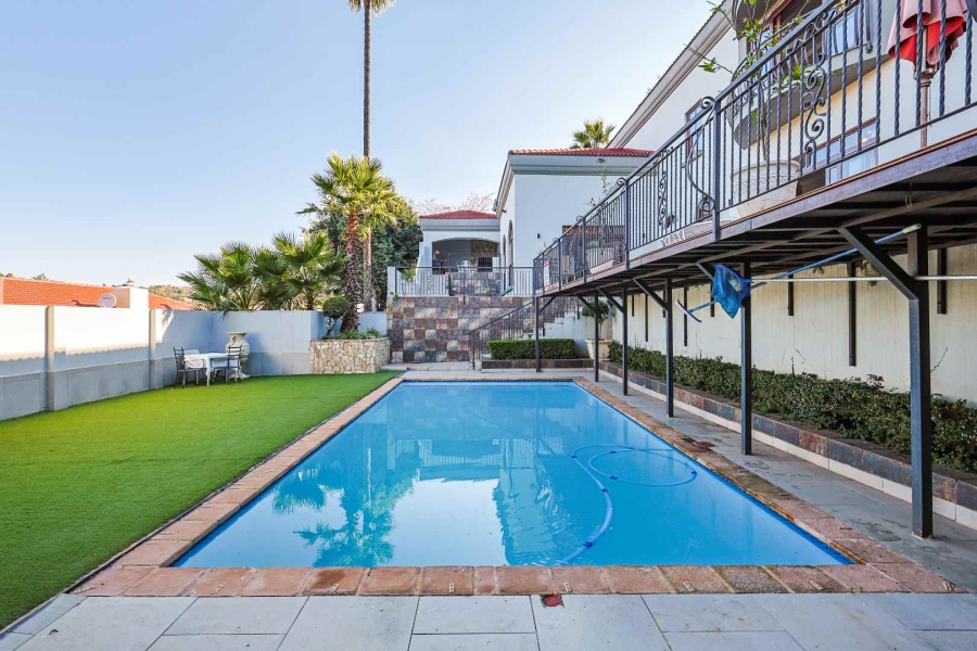 5 Bedroom Property for Sale in Waterkloof Ridge Gauteng