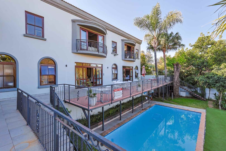 5 Bedroom Property for Sale in Waterkloof Ridge Gauteng