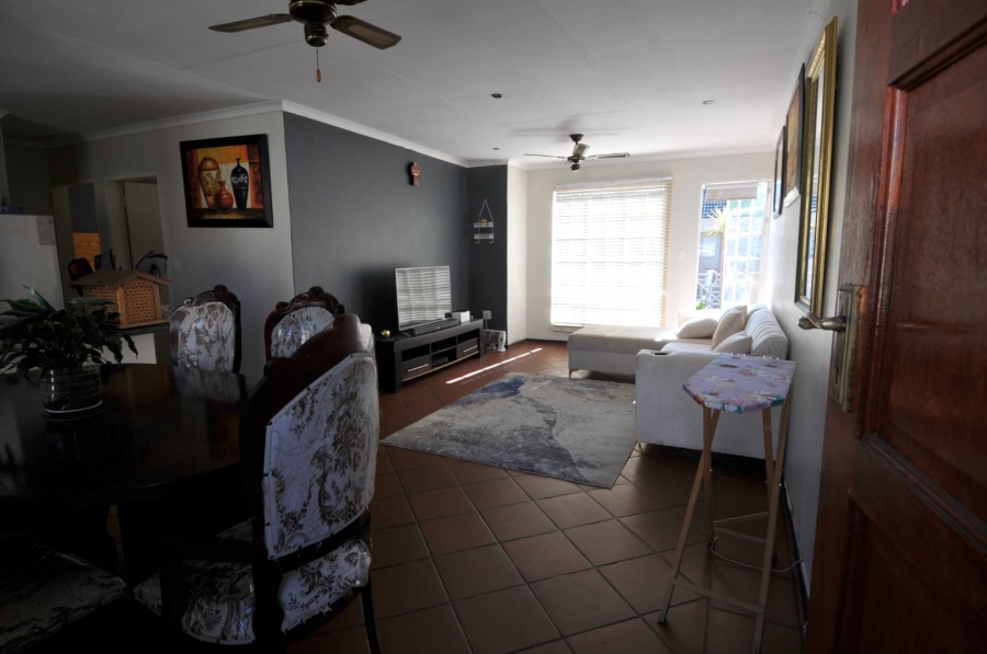 To Let 2 Bedroom Property for Rent in Erasmuskloof Gauteng