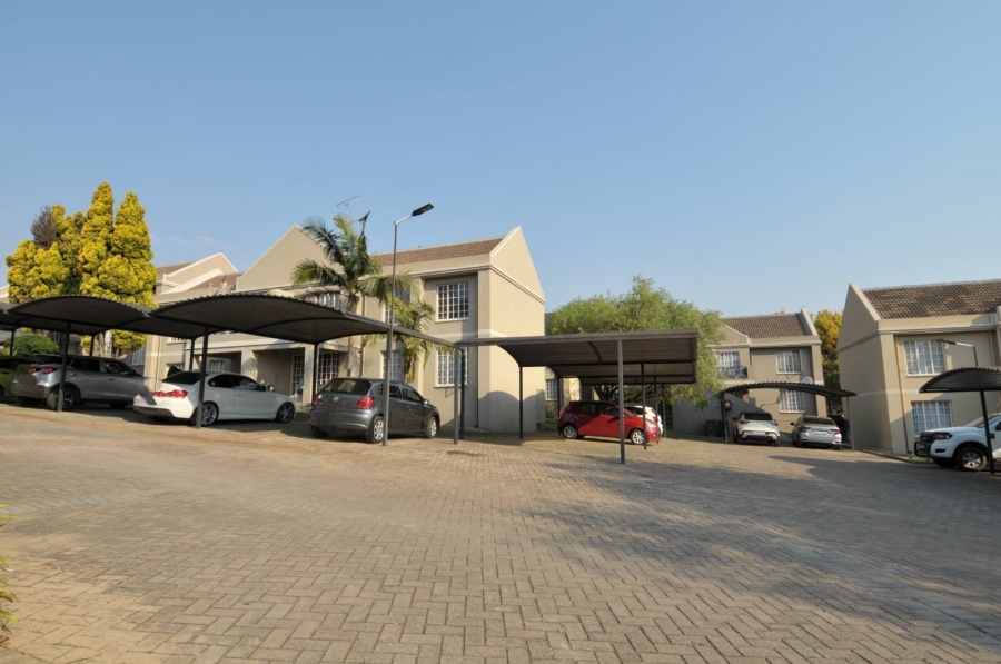 2 Bedroom Property for Sale in Erasmuskloof Gauteng