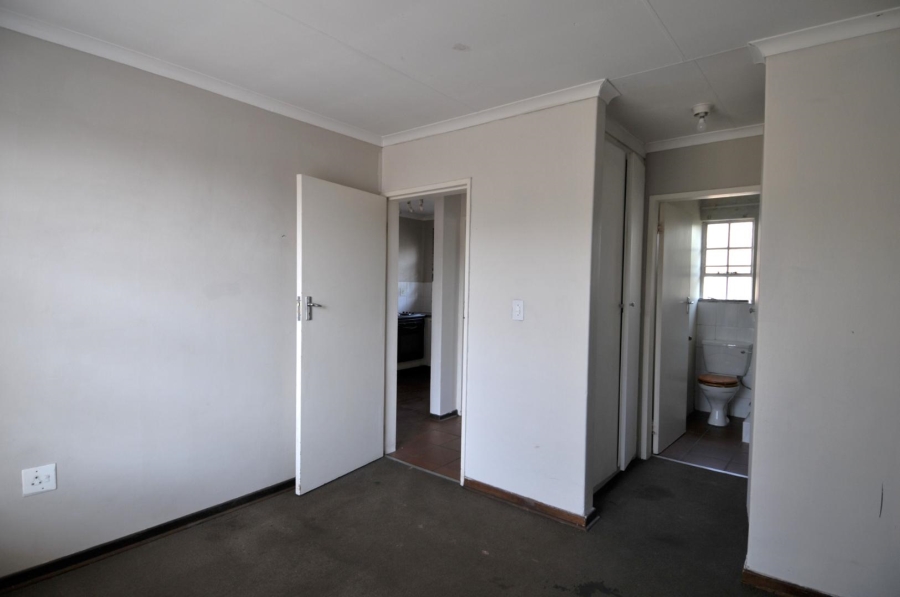2 Bedroom Property for Sale in Erasmuskloof Gauteng