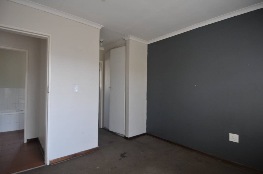 2 Bedroom Property for Sale in Erasmuskloof Gauteng