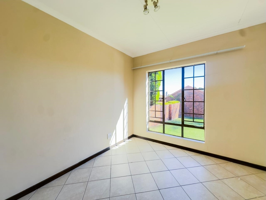2 Bedroom Property for Sale in Mooikloof Ridge Gauteng