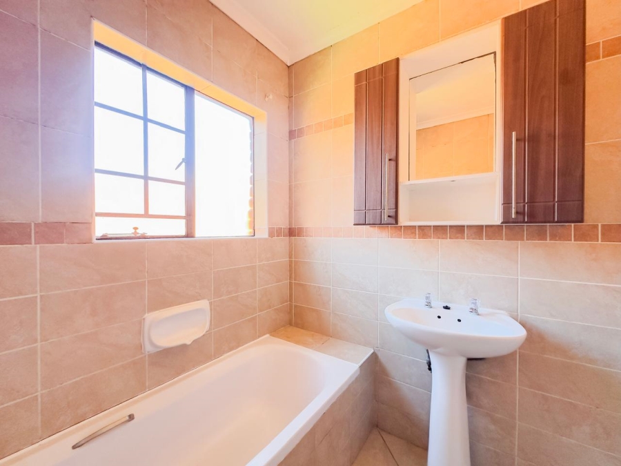 2 Bedroom Property for Sale in Mooikloof Ridge Gauteng