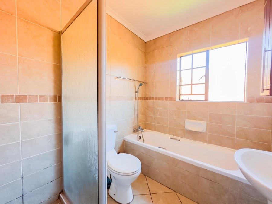 2 Bedroom Property for Sale in Mooikloof Ridge Gauteng