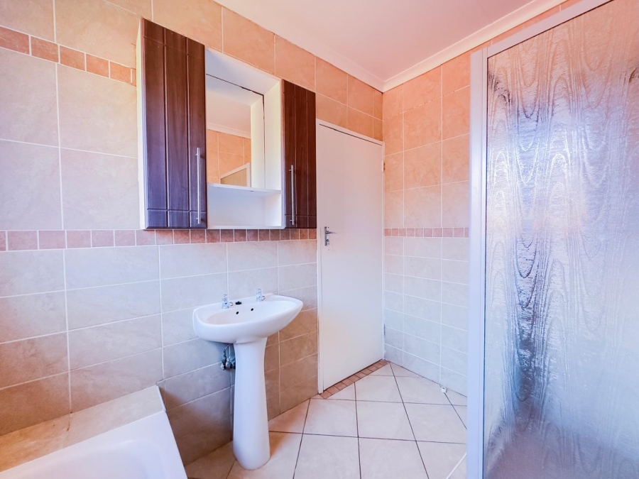 2 Bedroom Property for Sale in Mooikloof Ridge Gauteng