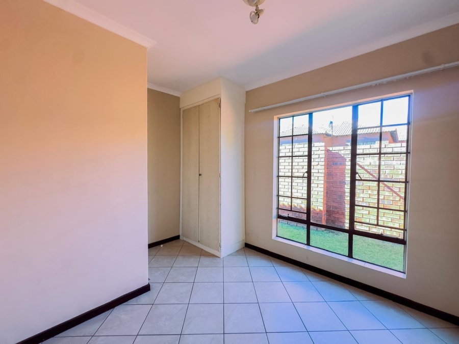 2 Bedroom Property for Sale in Mooikloof Ridge Gauteng