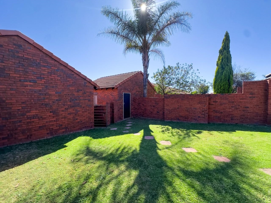 2 Bedroom Property for Sale in Mooikloof Ridge Gauteng