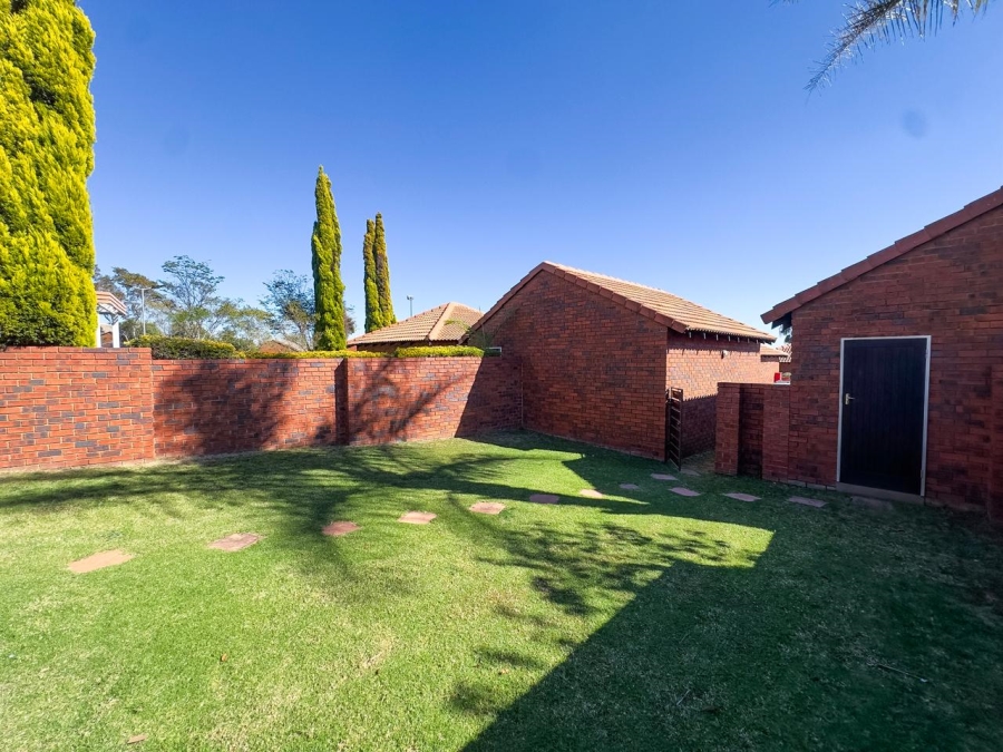 2 Bedroom Property for Sale in Mooikloof Ridge Gauteng
