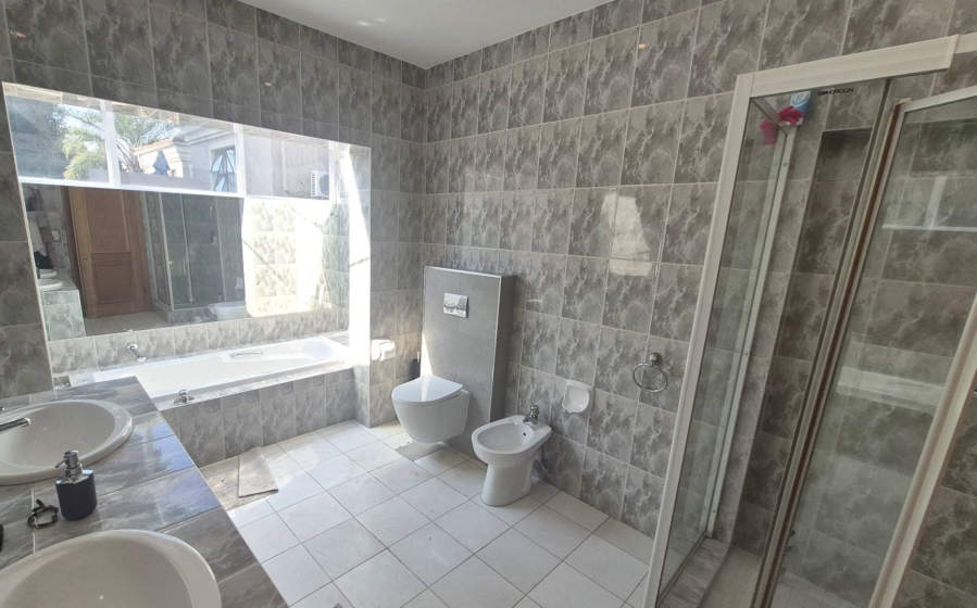 5 Bedroom Property for Sale in Morningside Gauteng