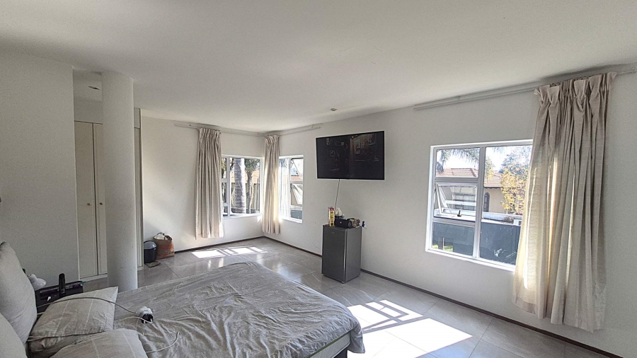 5 Bedroom Property for Sale in Morningside Gauteng