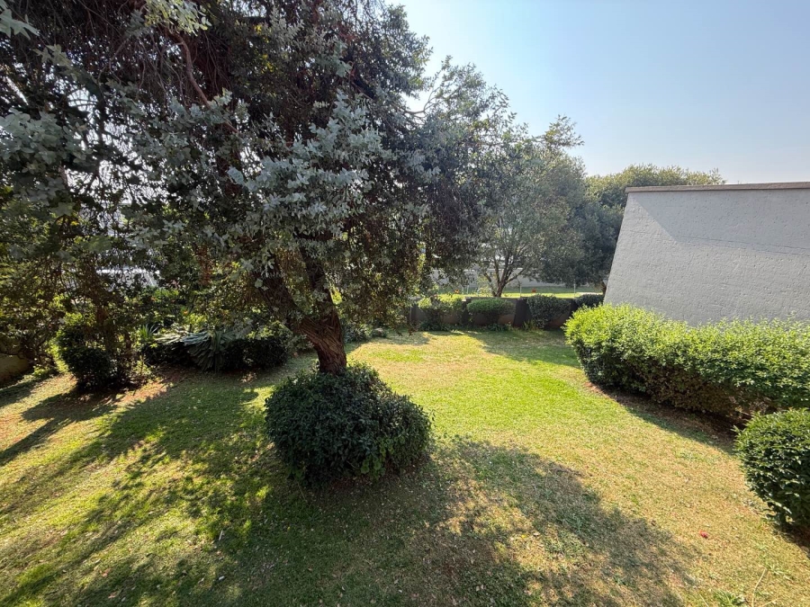 1 Bedroom Property for Sale in Constantia Kloof Gauteng