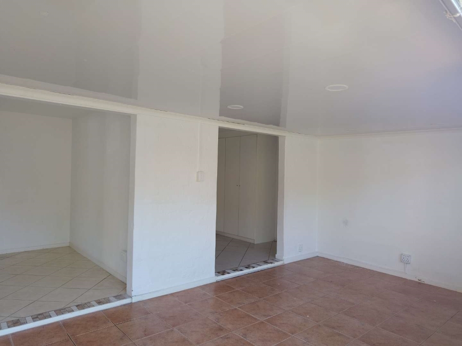 2 Bedroom Property for Sale in Sundowner Gauteng