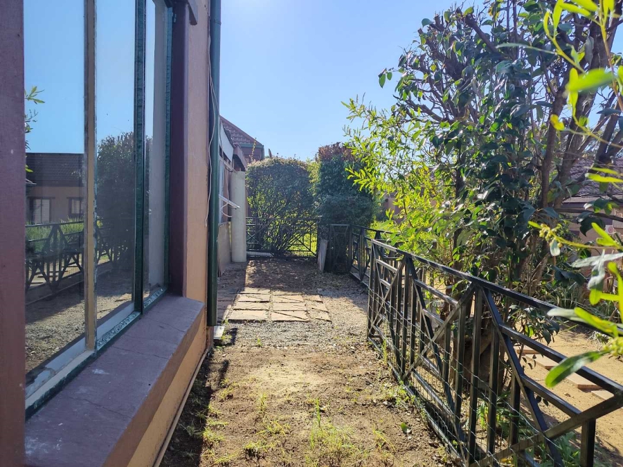 2 Bedroom Property for Sale in Sundowner Gauteng