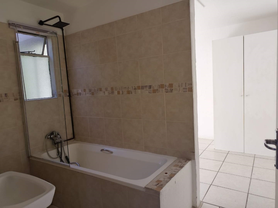 2 Bedroom Property for Sale in Sundowner Gauteng