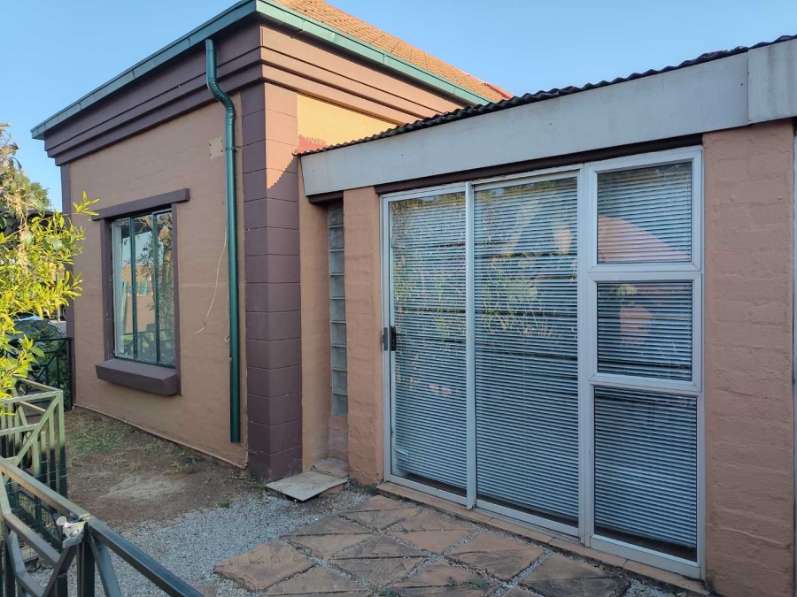 2 Bedroom Property for Sale in Sundowner Gauteng