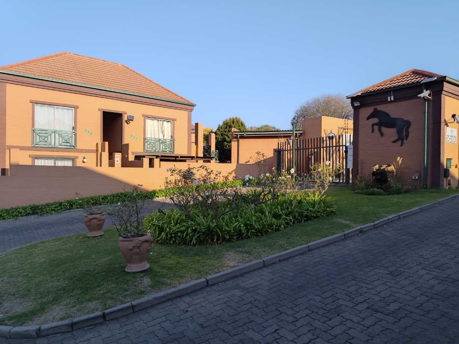 2 Bedroom Property for Sale in Sundowner Gauteng