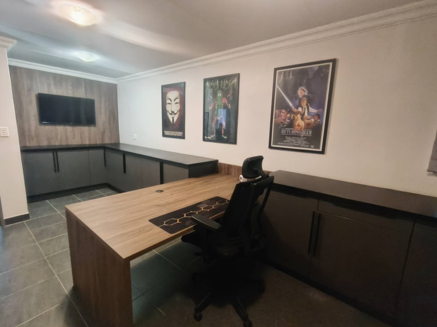 4 Bedroom Property for Sale in Erasmuskloof Gauteng