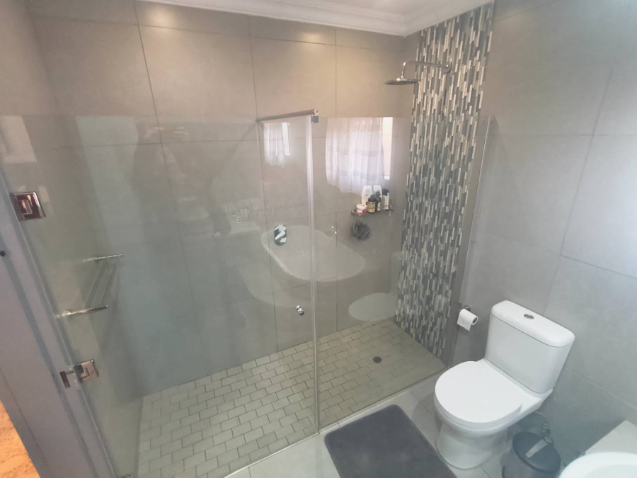 4 Bedroom Property for Sale in Erasmuskloof Gauteng