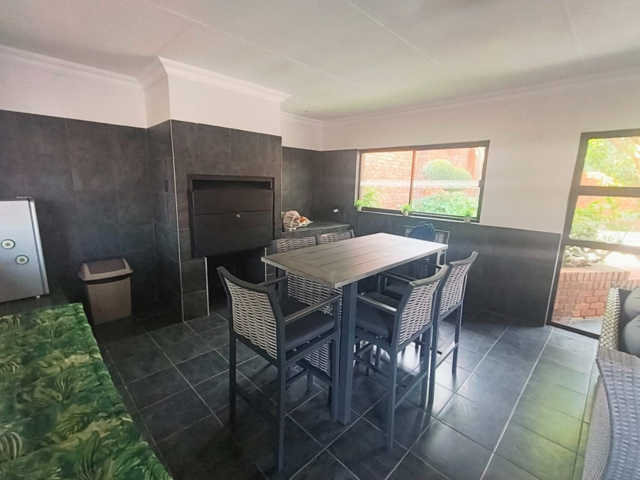 4 Bedroom Property for Sale in Erasmuskloof Gauteng