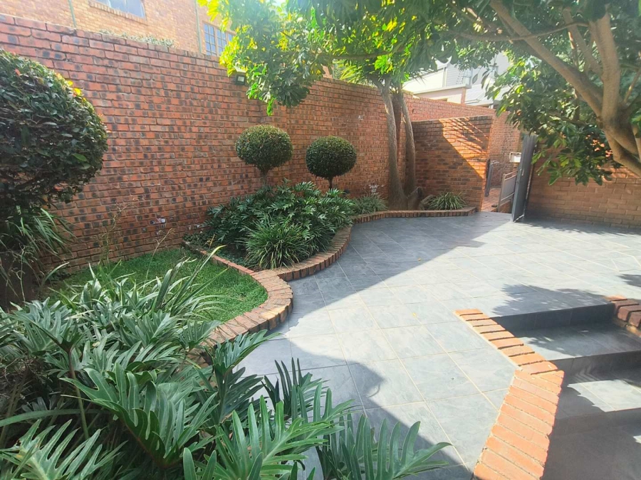 4 Bedroom Property for Sale in Erasmuskloof Gauteng
