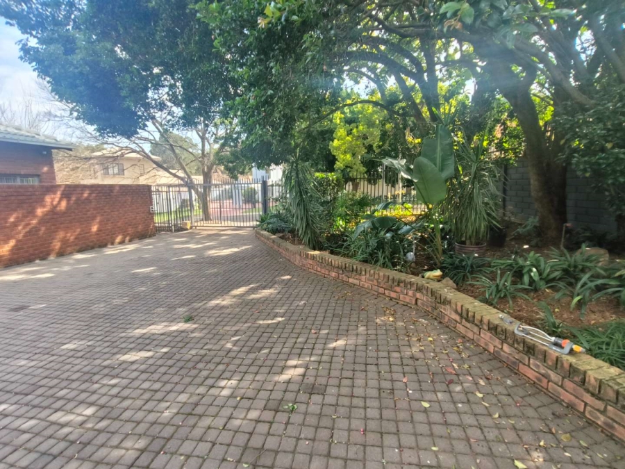 4 Bedroom Property for Sale in Erasmuskloof Gauteng