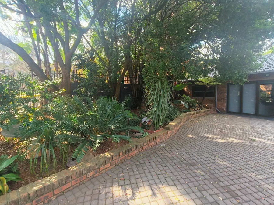 4 Bedroom Property for Sale in Erasmuskloof Gauteng