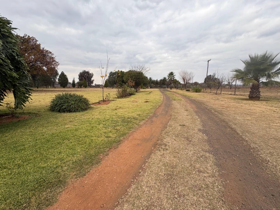 6 Bedroom Property for Sale in Valley Settlements A H Gauteng