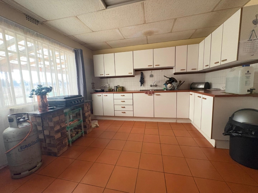 6 Bedroom Property for Sale in Valley Settlements A H Gauteng