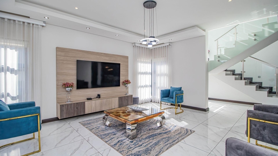 4 Bedroom Property for Sale in La Como Lifestyle Estate Gauteng